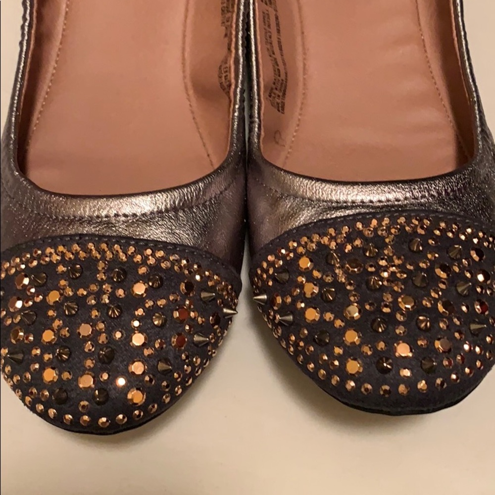 Ladies flats